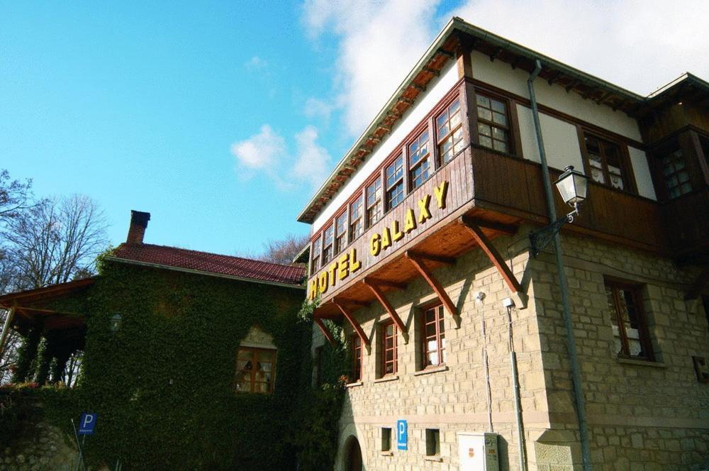 Hotel Galaxias Metsovo Buitenkant foto